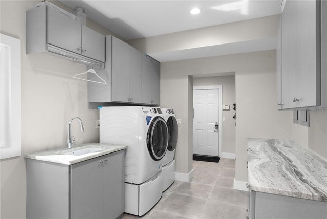 5018 S THE RIVIERA STREET, Tampa, FL 33609