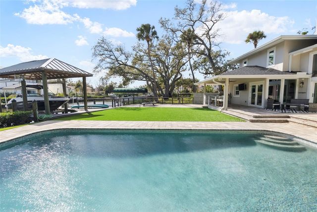 5018 S THE RIVIERA STREET, Tampa, FL 33609