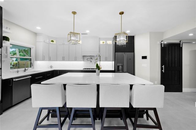 5018 S THE RIVIERA STREET, Tampa, FL 33609