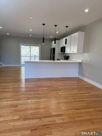 243 Echo Lake Road B10, Watertown, CT 06795