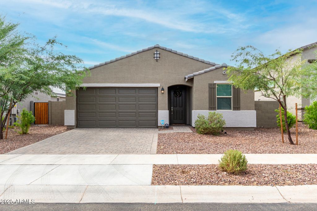 17729 W Fetlock Trail, Surprise, AZ 85387 — exterior