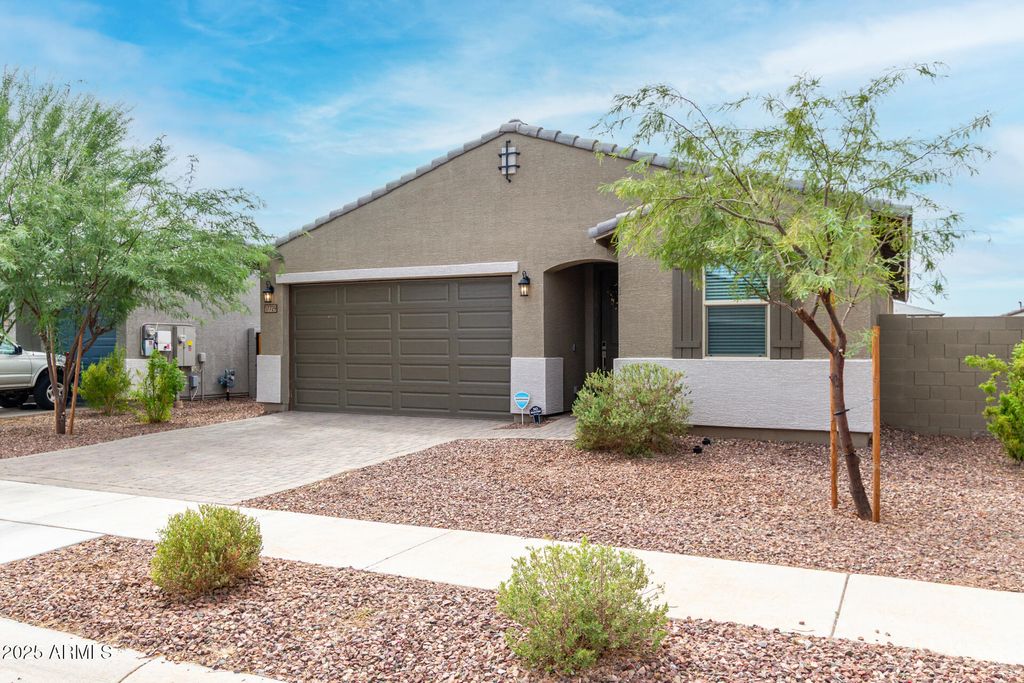 17729 W Fetlock Trail, Surprise, AZ 85387 — photo 2