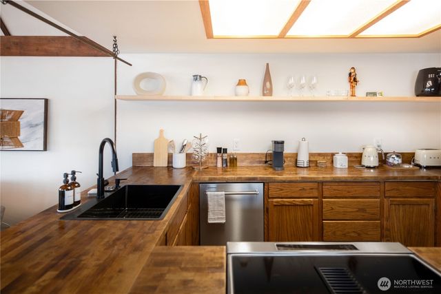 6054 Wynn Jones Rd E, Port Orchard, WA 98366