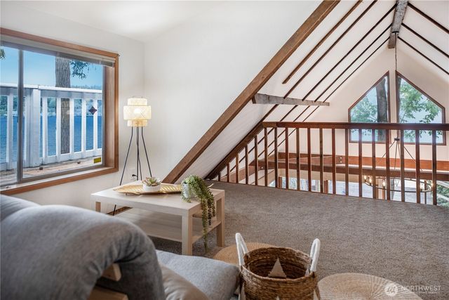6054 Wynn Jones Rd E, Port Orchard, WA 98366