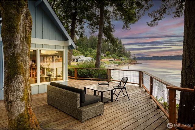 6054 Wynn Jones Rd E, Port Orchard, WA 98366