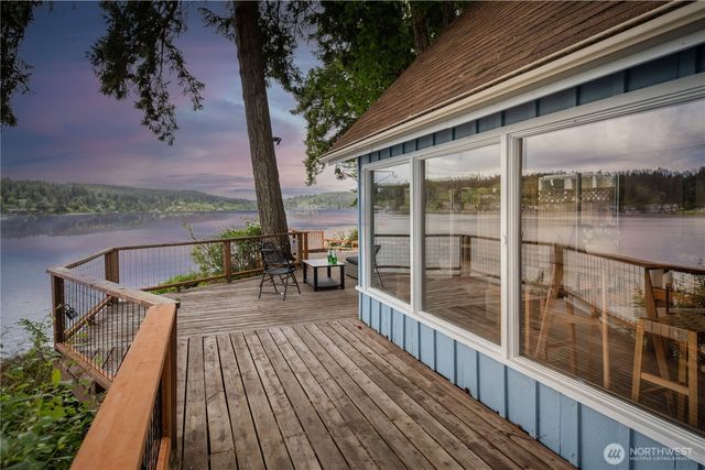 6054 Wynn Jones Rd E, Port Orchard, WA 98366