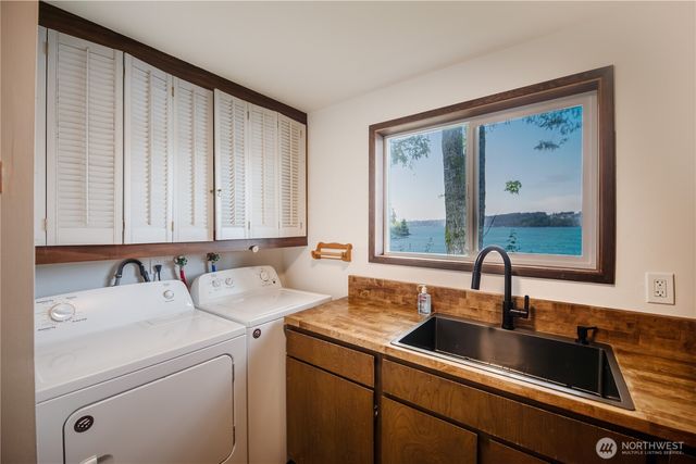 6054 Wynn Jones Rd E, Port Orchard, WA 98366