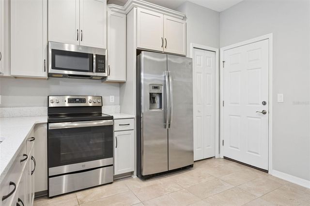 30090 SOUTHWELL LANE, Wesley Chapel, FL 33543