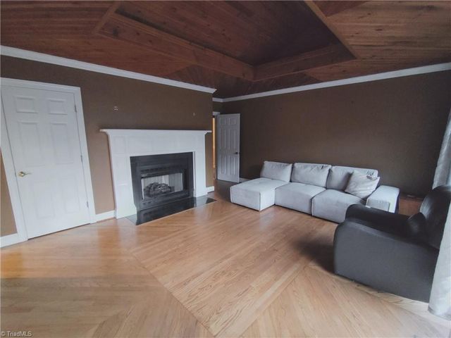 1211 N Rotary Drive, High Point, NC 27262