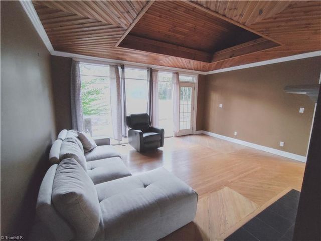 1211 N Rotary Drive, High Point, NC 27262