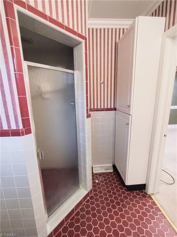 1211 N Rotary Drive, High Point, NC 27262