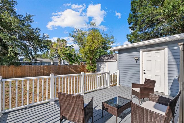 204 6TH AVENUE NW, Ruskin, FL 33570