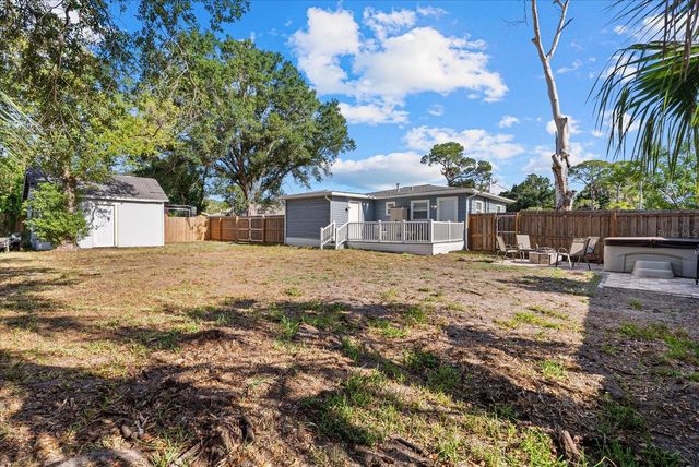 204 6TH AVENUE NW, Ruskin, FL 33570