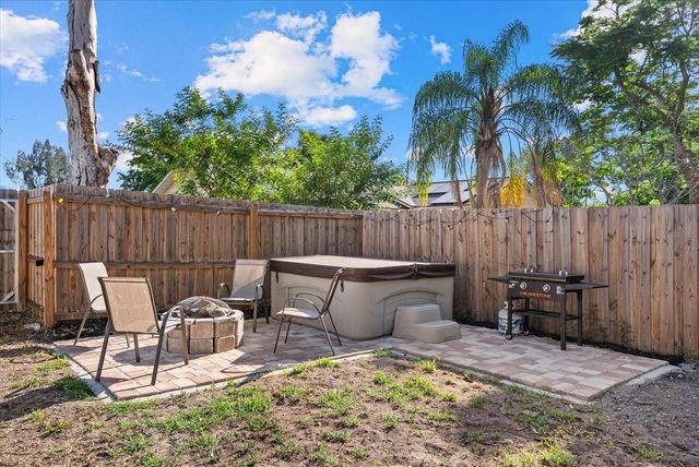 204 6TH AVENUE NW, Ruskin, FL 33570