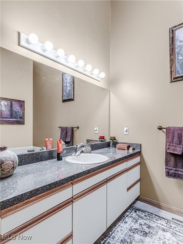 623 Meredith Lane, Cuyahoga Falls, OH 44223