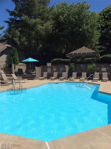 623 Meredith Lane, Cuyahoga Falls, OH 44223