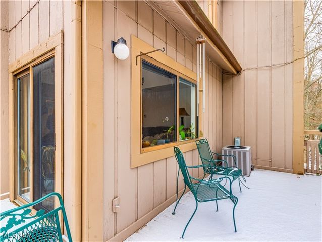 623 Meredith Lane, Cuyahoga Falls, OH 44223