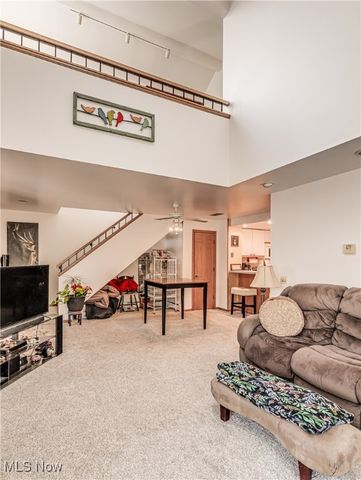 623 Meredith Lane, Cuyahoga Falls, OH 44223