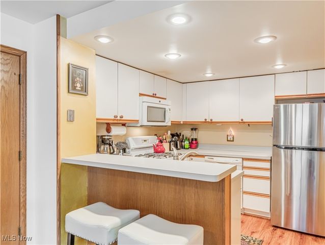 623 Meredith Lane, Cuyahoga Falls, OH 44223