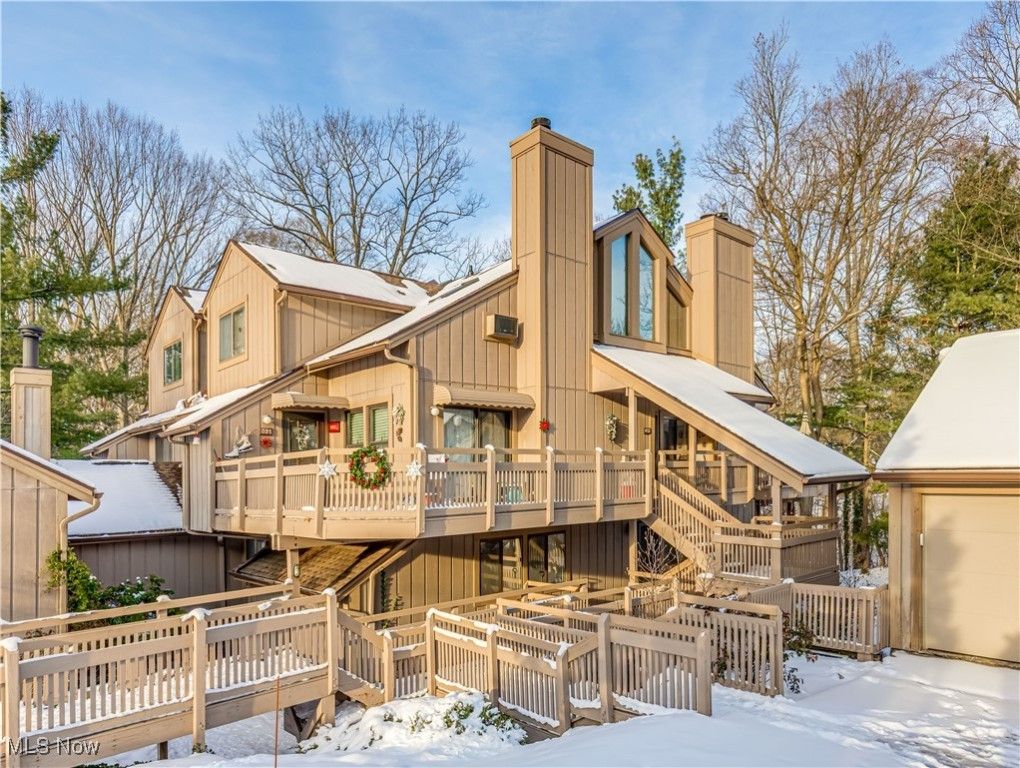 623 Meredith Lane, Cuyahoga Falls, OH 44223