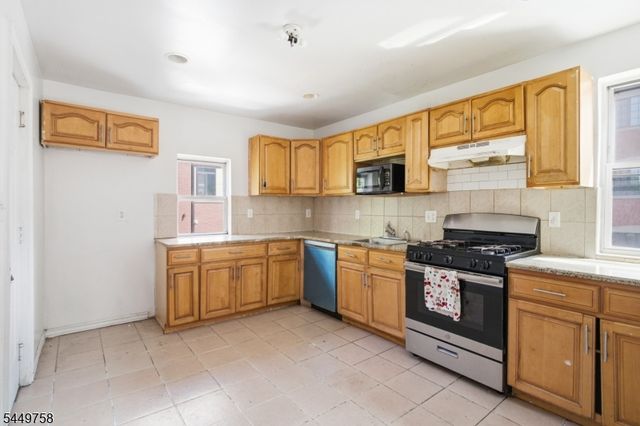 524 Mulberry St, Newark City, NJ 07114