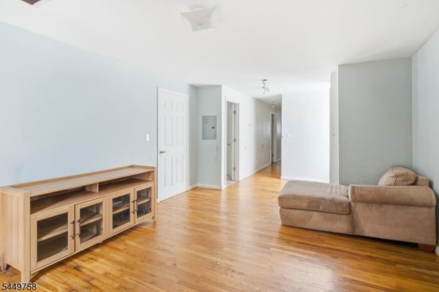524 Mulberry St, Newark City, NJ 07114
