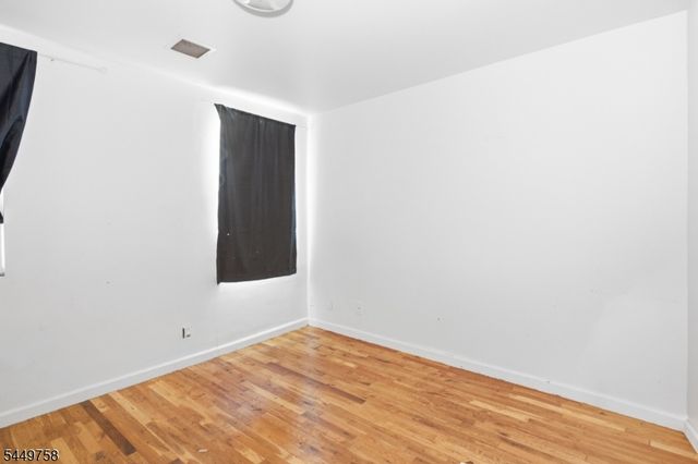 524 Mulberry St, Newark City, NJ 07114