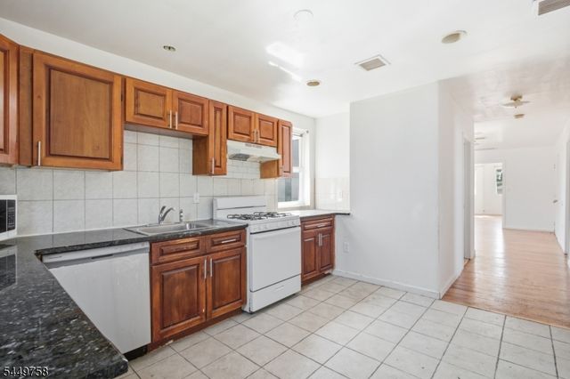 524 Mulberry St, Newark City, NJ 07114
