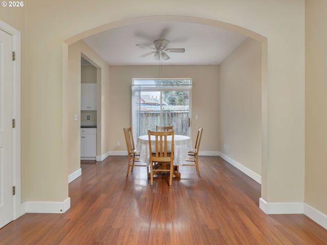 1709 Se CLINTON St, Portland, OR 97202