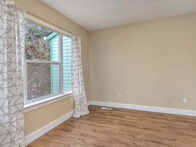 1709 Se CLINTON St, Portland, OR 97202