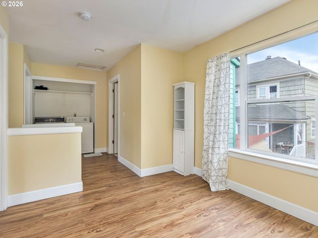 1709 Se CLINTON St, Portland, OR 97202