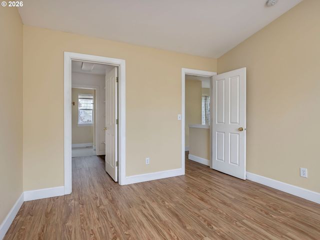 1709 Se CLINTON St, Portland, OR 97202