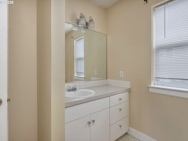 1709 Se CLINTON St, Portland, OR 97202