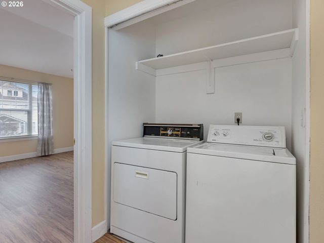 1709 Se CLINTON St, Portland, OR 97202