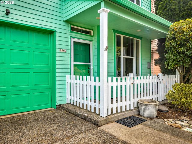 1709 Se CLINTON St, Portland, OR 97202