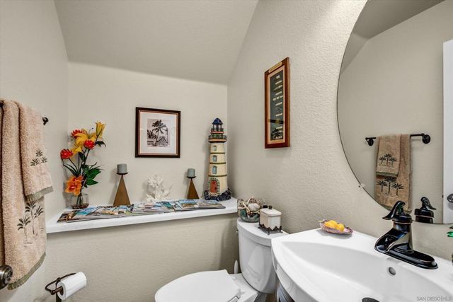 3985 Carino Way, Oceanside, CA 92057