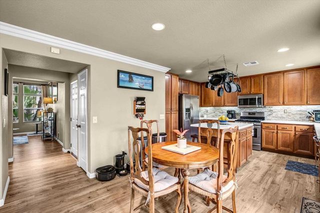 3985 Carino Way, Oceanside, CA 92057