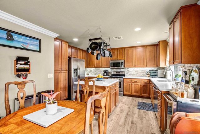 3985 Carino Way, Oceanside, CA 92057