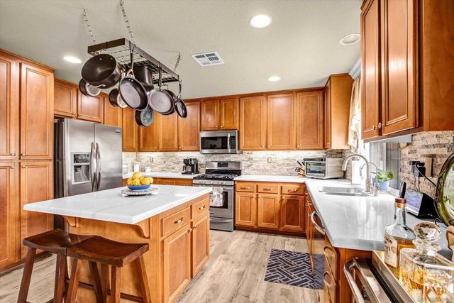 3985 Carino Way, Oceanside, CA 92057