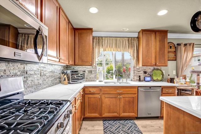 3985 Carino Way, Oceanside, CA 92057