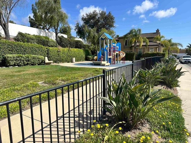 3985 Carino Way, Oceanside, CA 92057