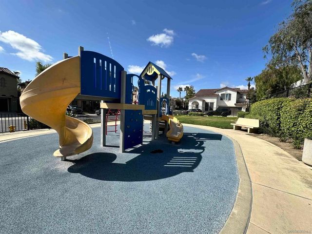 3985 Carino Way, Oceanside, CA 92057