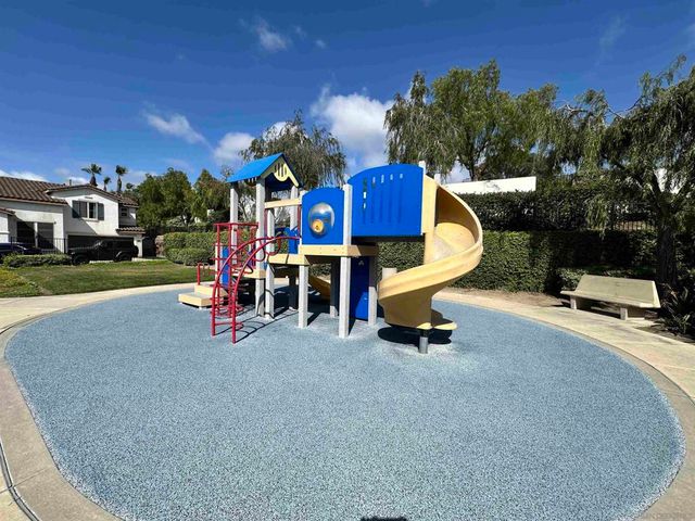 3985 Carino Way, Oceanside, CA 92057
