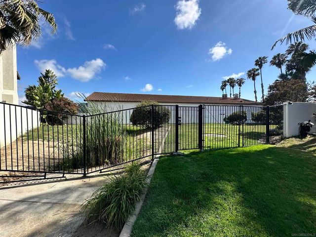 3985 Carino Way, Oceanside, CA 92057