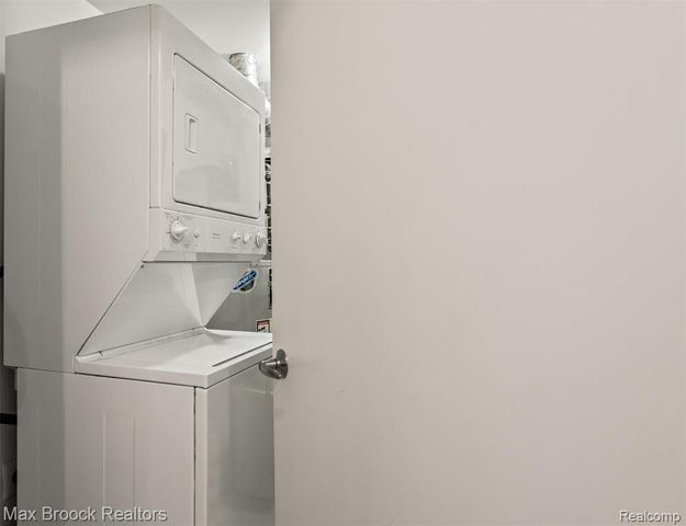 100 N Center Street 204, Royal Oak, MI 48067