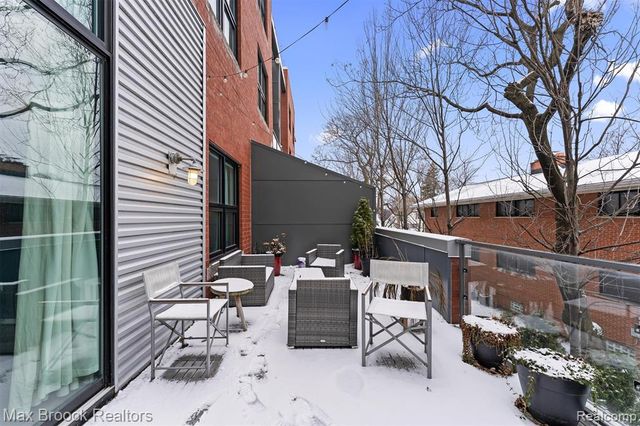 100 N Center Street 204, Royal Oak, MI 48067