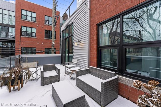 100 N Center Street 204, Royal Oak, MI 48067