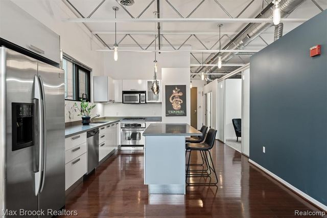 100 N Center Street 204, Royal Oak, MI 48067