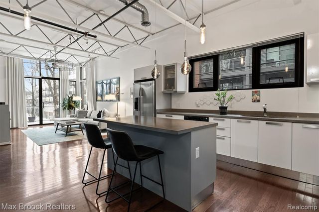 100 N Center Street 204, Royal Oak, MI 48067