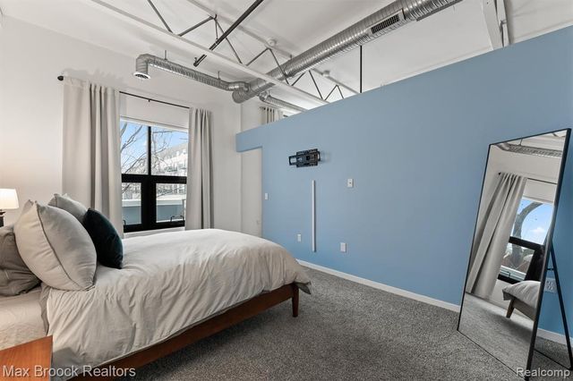 100 N Center Street 204, Royal Oak, MI 48067